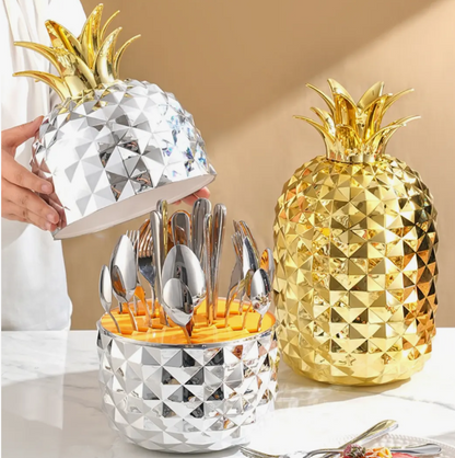 JUEGO DE CUBIERTOS EN FORMA DE PIÑA